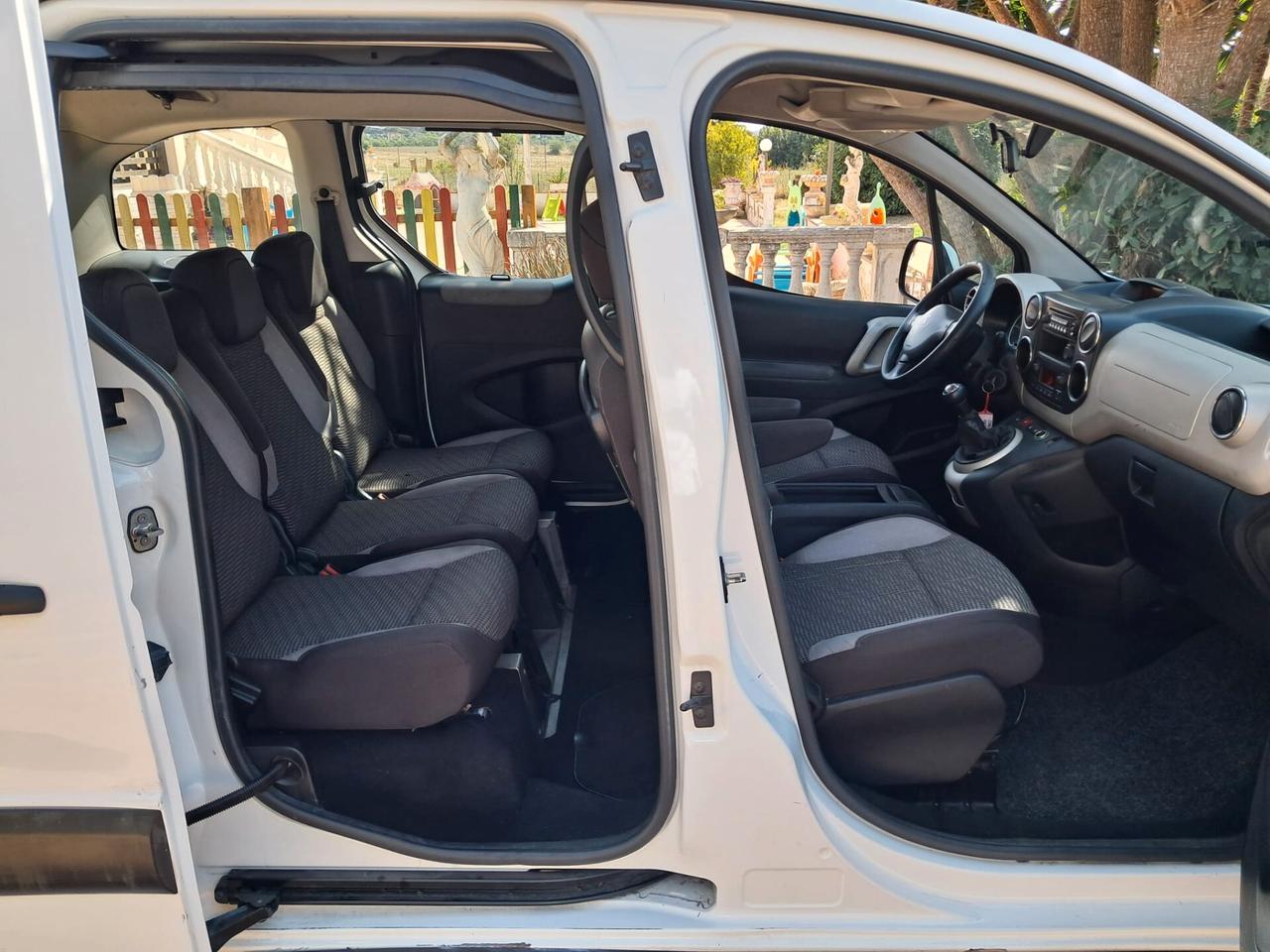 PEUGEOT PARTNER TRASPORTO DISABILI PIANALE RIBASSATO