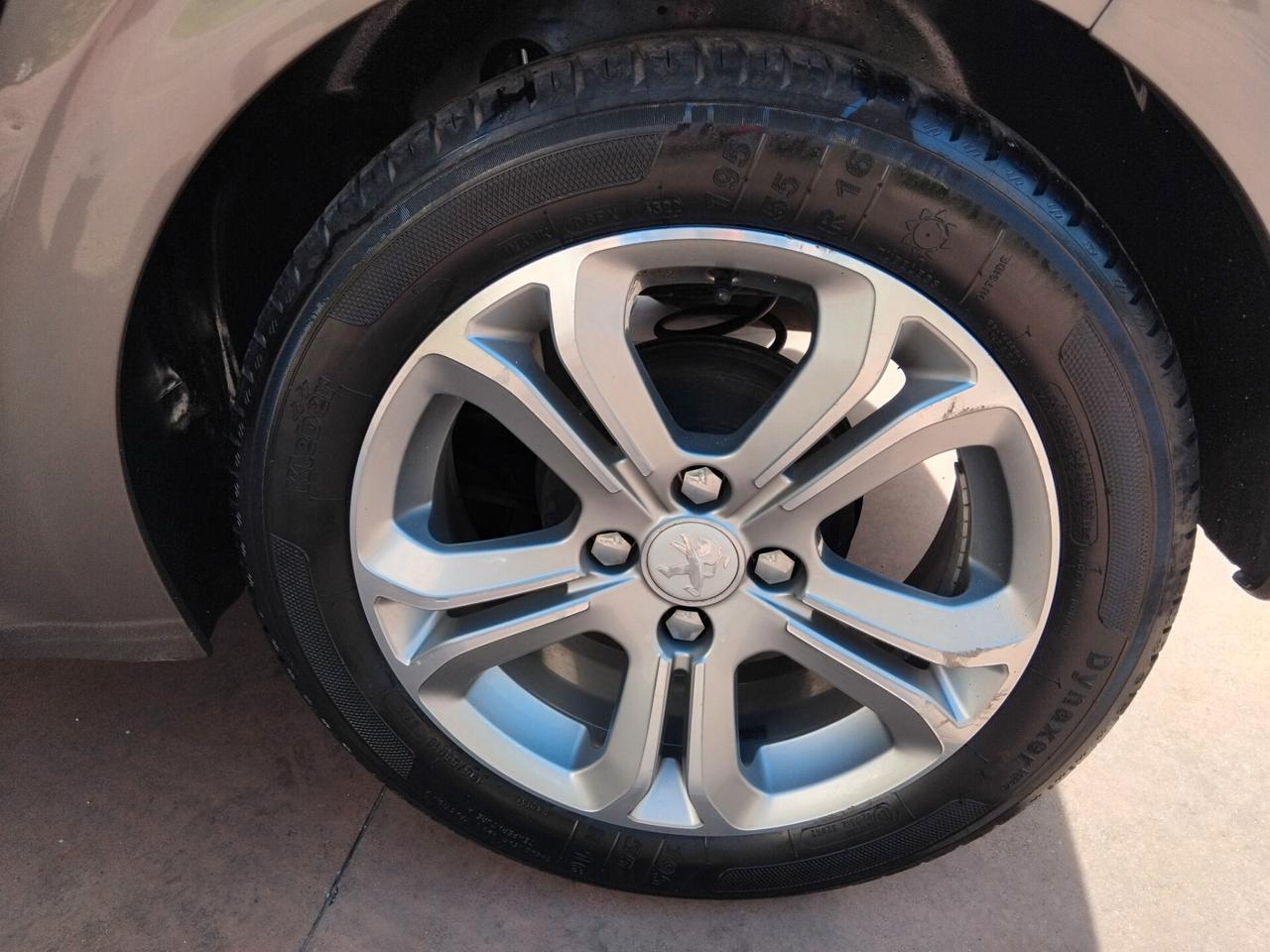 PEUGEOT 208 1.2 ACTIVE GARANTITA