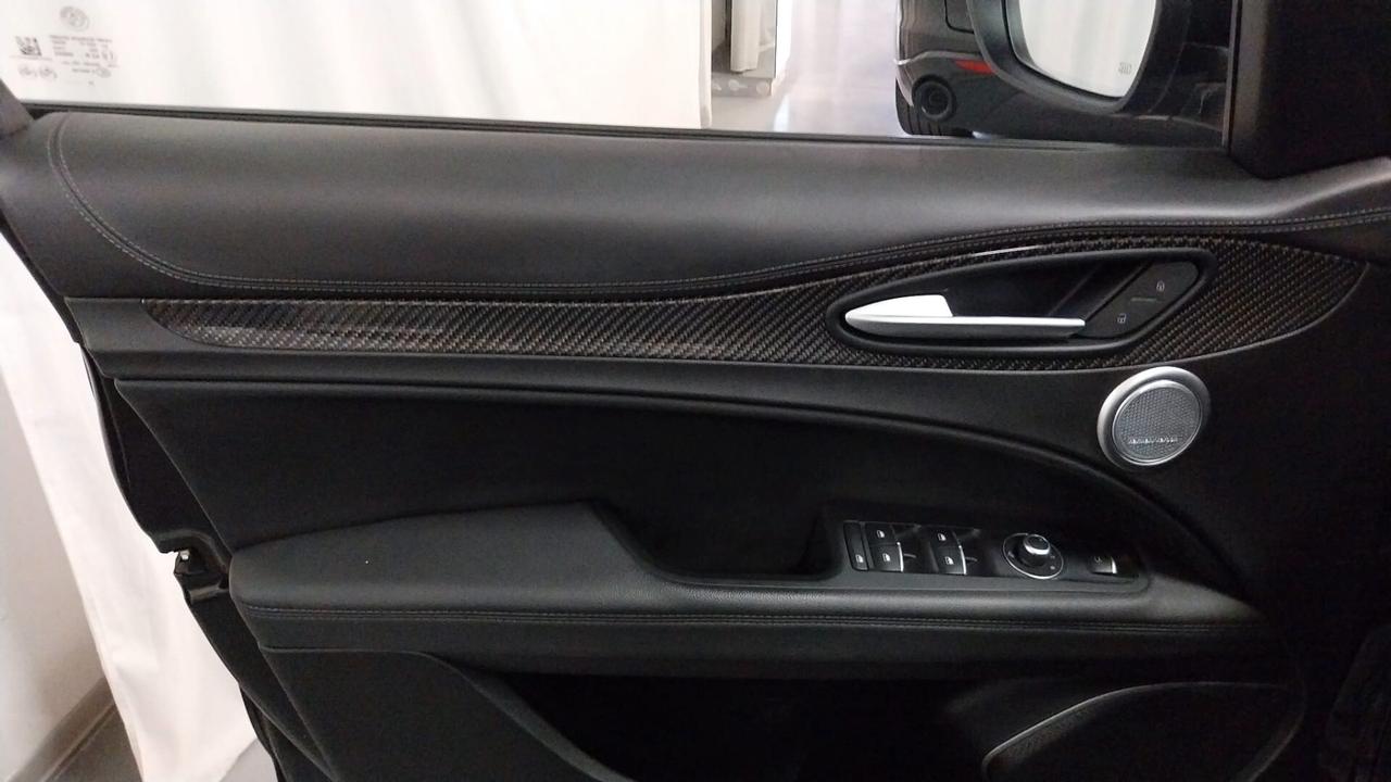 Alfa Romeo Stelvio 2.9 Bi-Turbo V6 510 CV AT8 Quadrifoglio