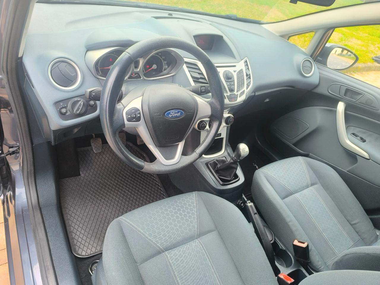 Ford Fiesta benzina km 137mila neopatentati