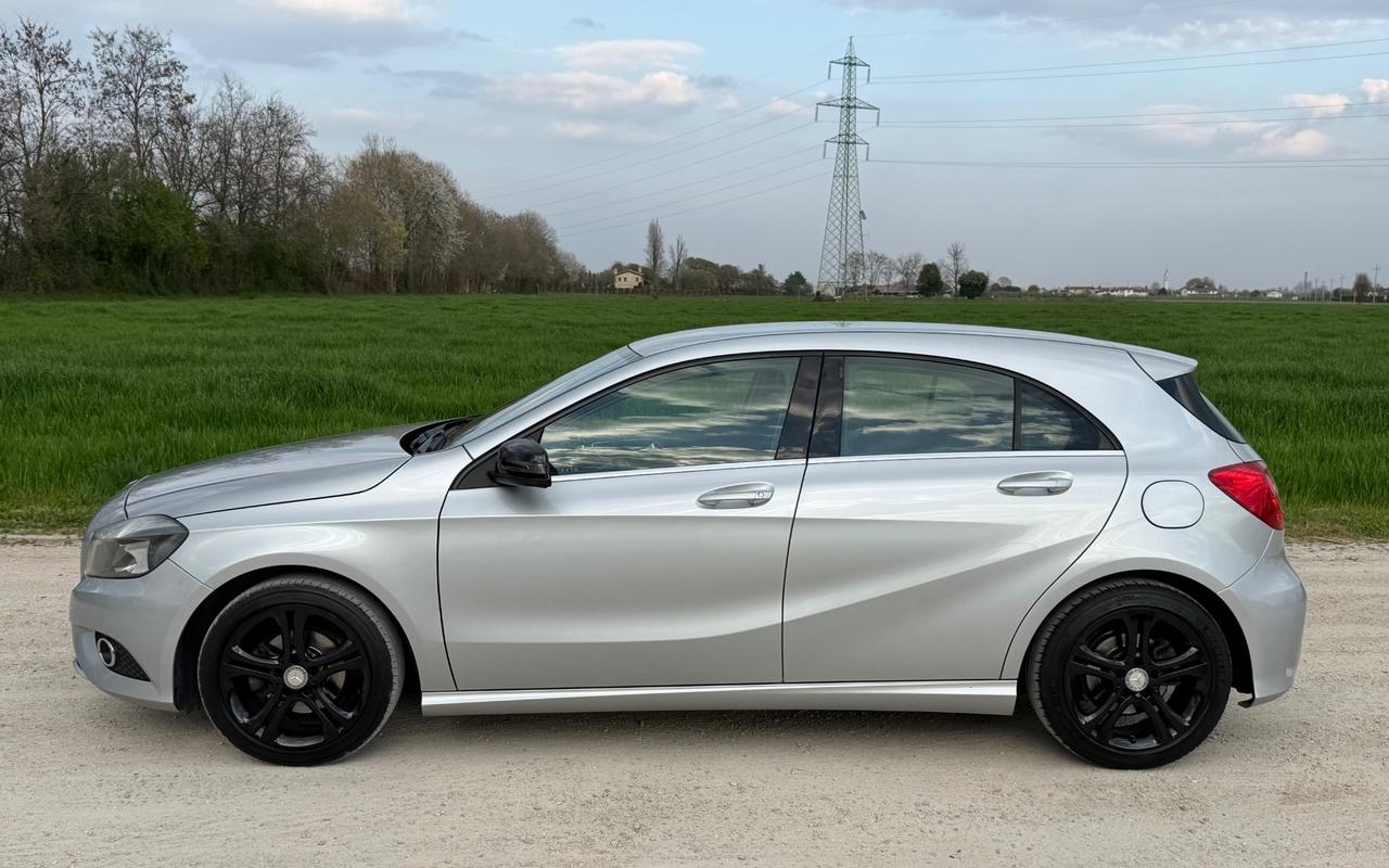 MERCEDES CLASSE A 180 CDI DARK NIGHT EDITiON