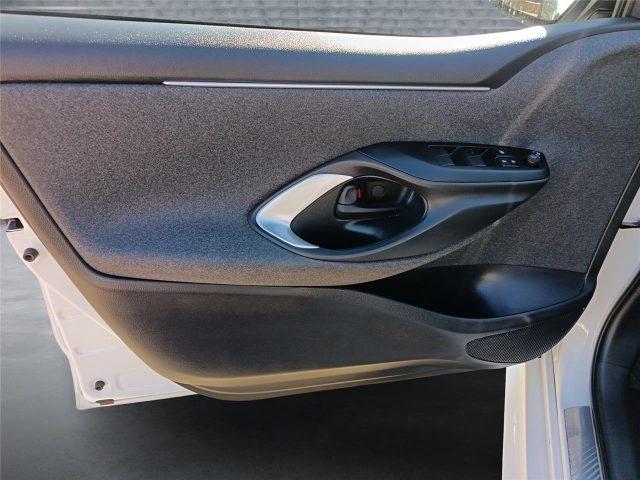 TOYOTA Yaris 4ª serie 1.0 5 porte Trend