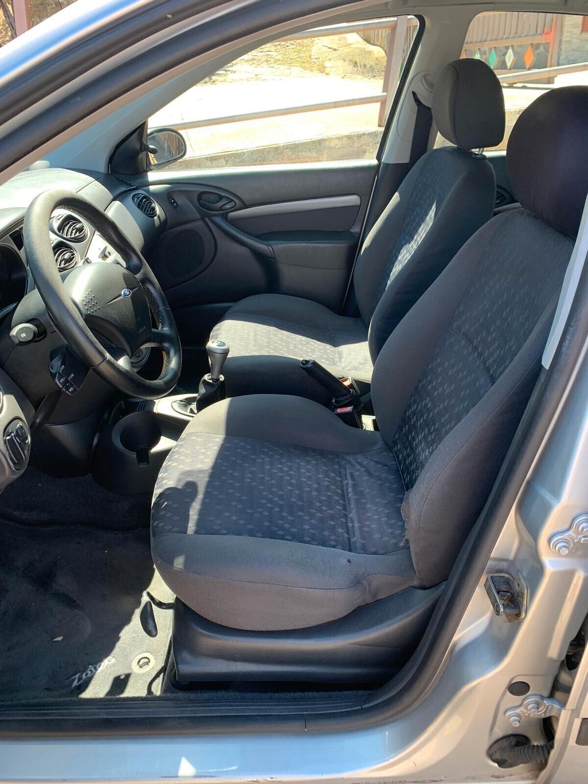 Ford Focus 1.8i 16V cat 5p.