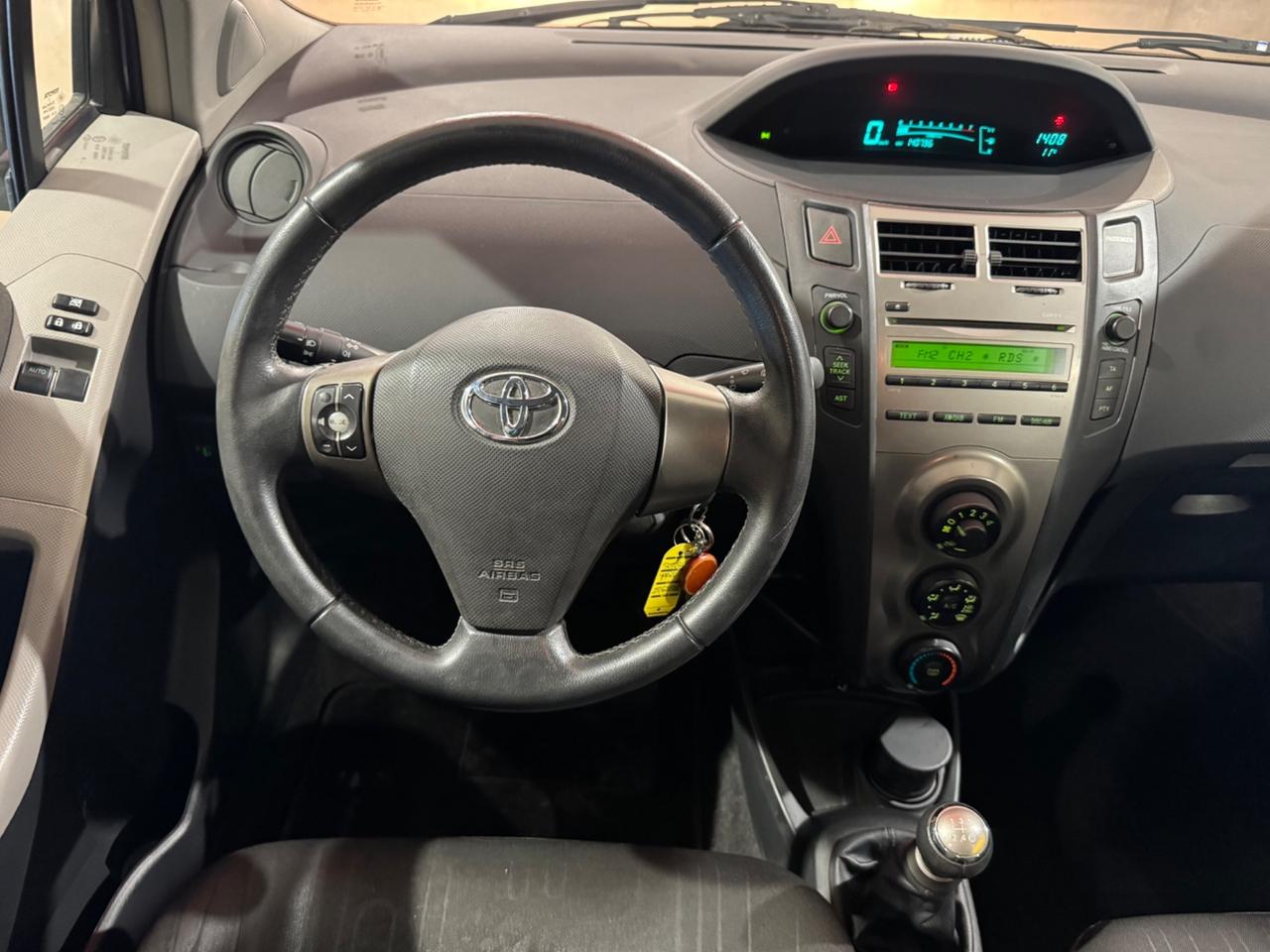 Toyota Yaris 1.0 5 porte NEOPATENTATI / TAGLIANDI TOYOTA