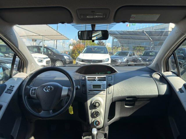 TOYOTA Yaris 1.0 5 porte