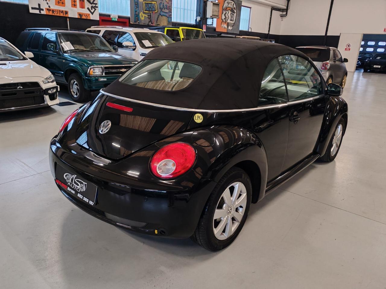 Volkswagen New Beetle 1.6 Cabrio