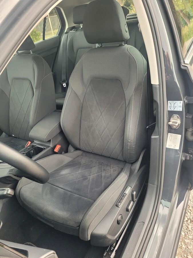 Volkswagen Golf 1.5 TGI DSG Style
