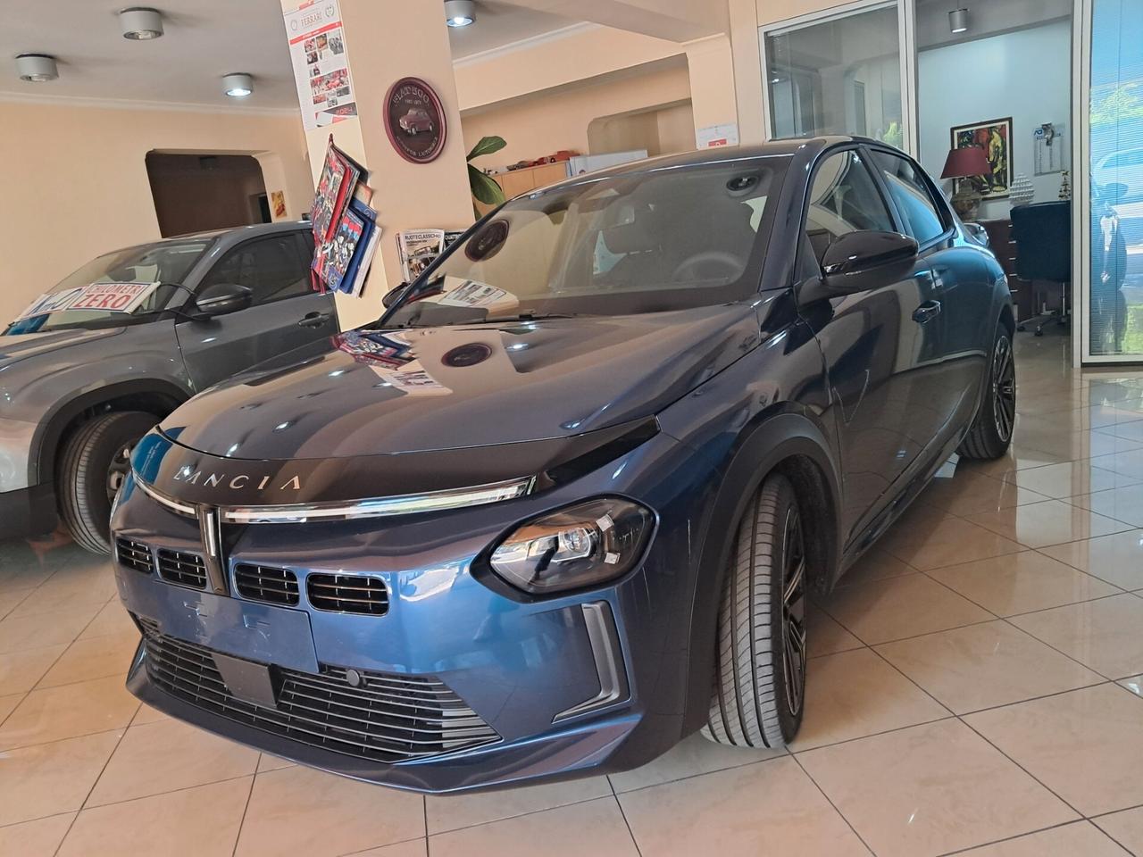 Lancia Ypsilon Hybrid e-DCT