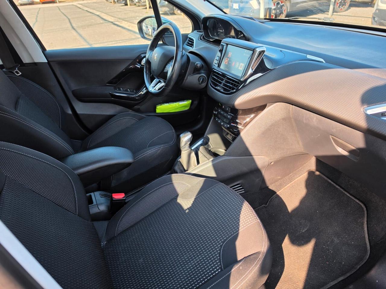 Peugeot 208 PureTech 82 5 porte Allure