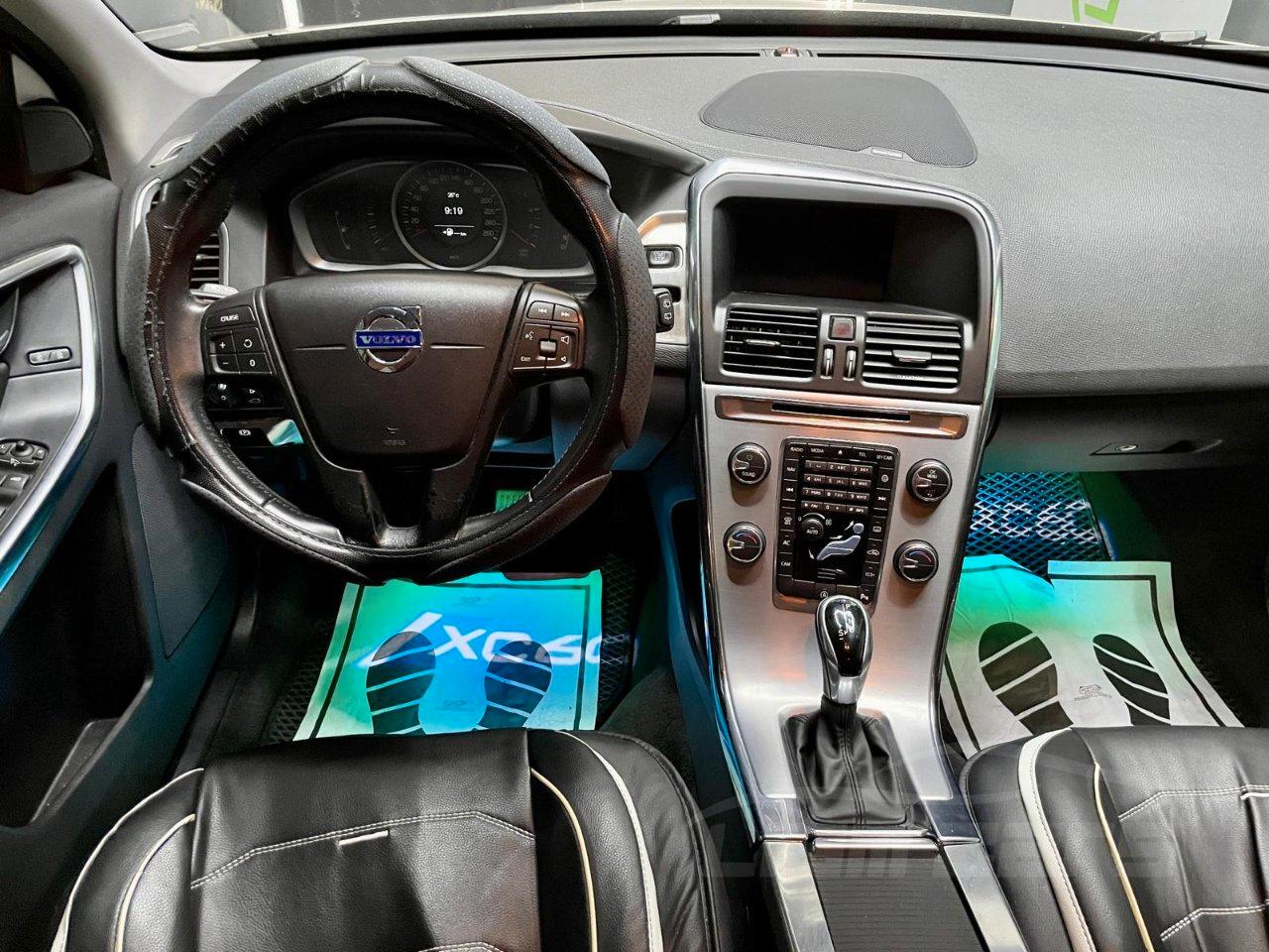 Volvo XC60 2.0 d3 R-design 150cv geartronic my17