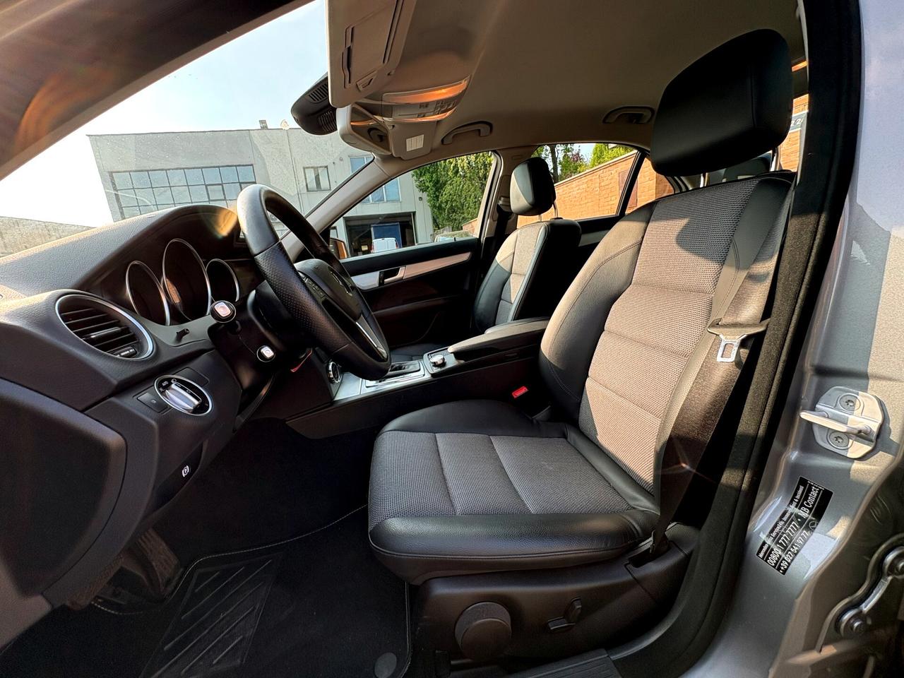 MERCEDES C200(benz)- 97000km- U.Propr-AMG-2012