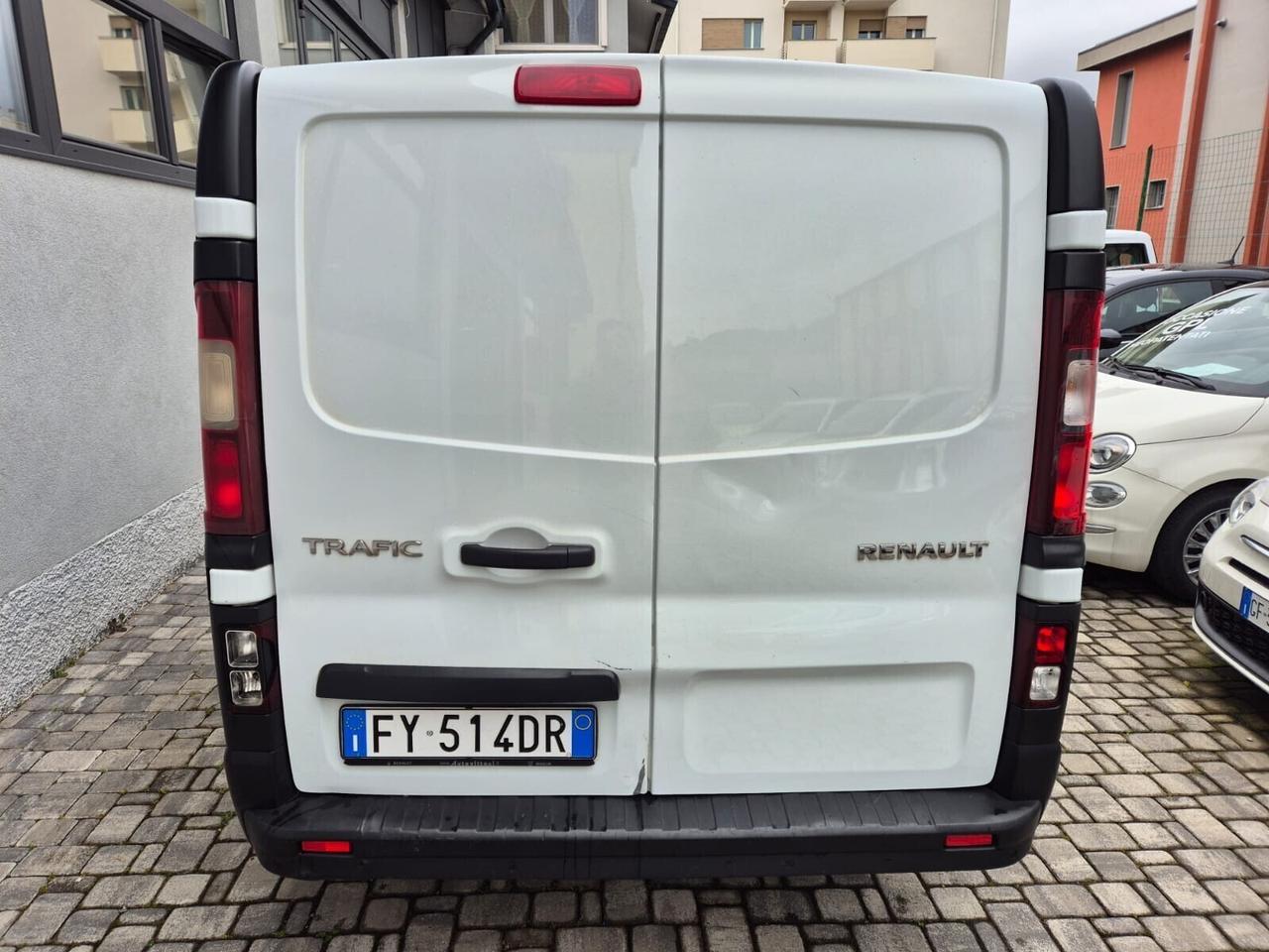 Renault Trafic 2.0 dCi 120CV 3 POSTI