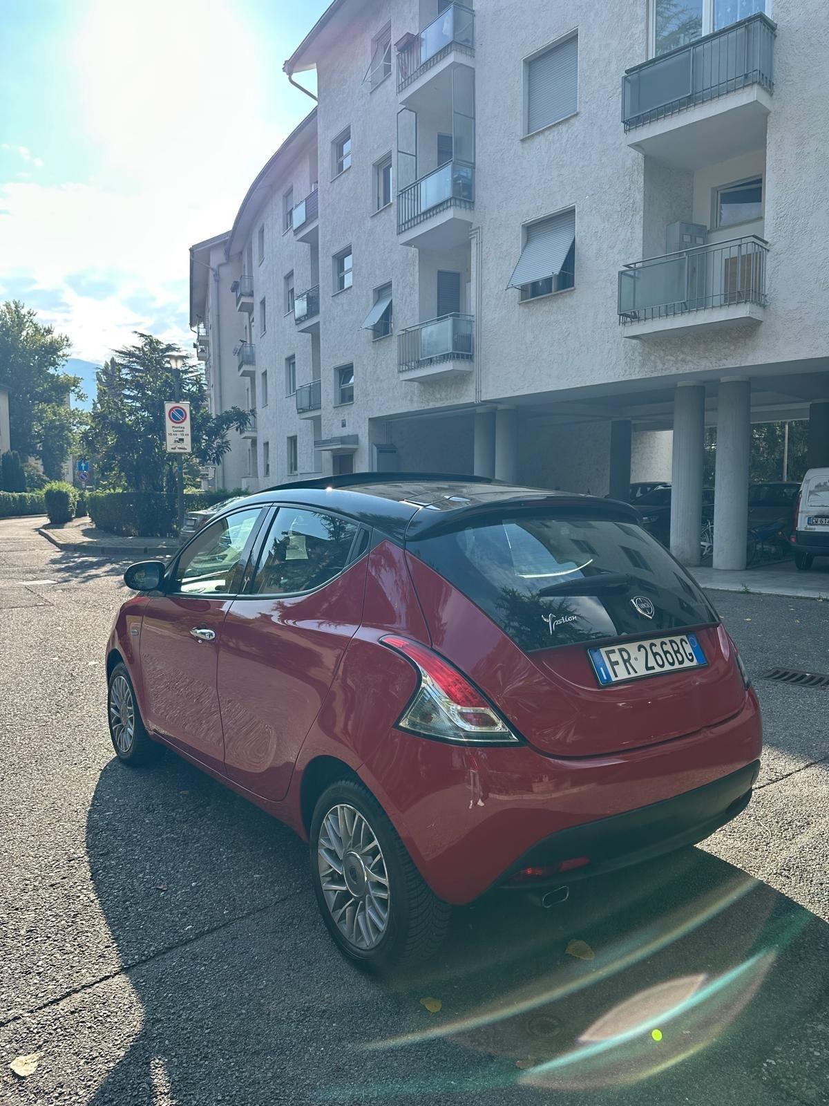 Lancia Ypsilon 0.9 TwinAir 85 CV 5 porte S&S Gold NEOPATENTATI