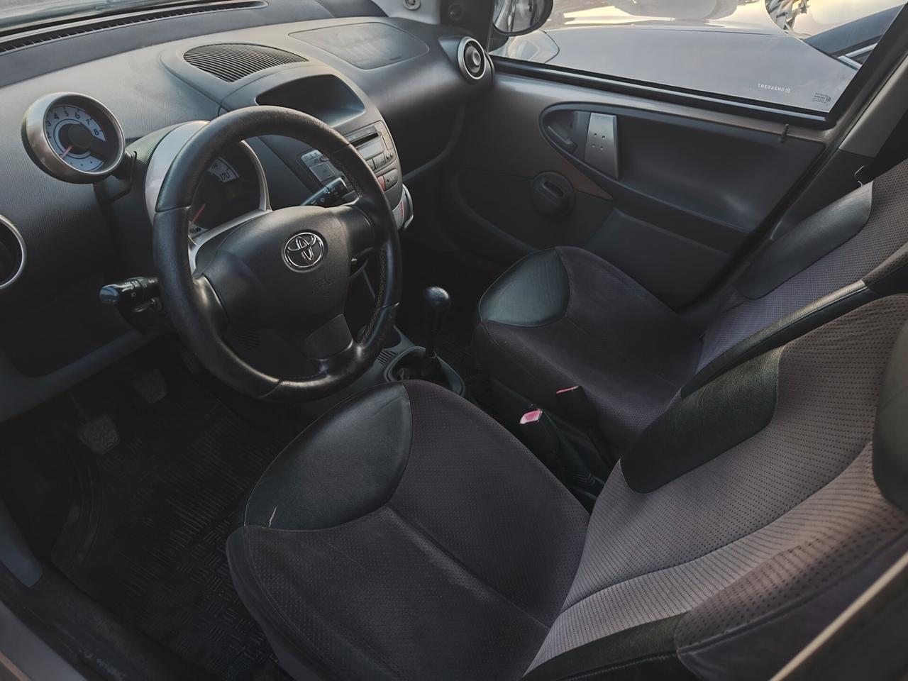 Toyota Aygo 1.0 12V VVT-i 5 porte Griffe