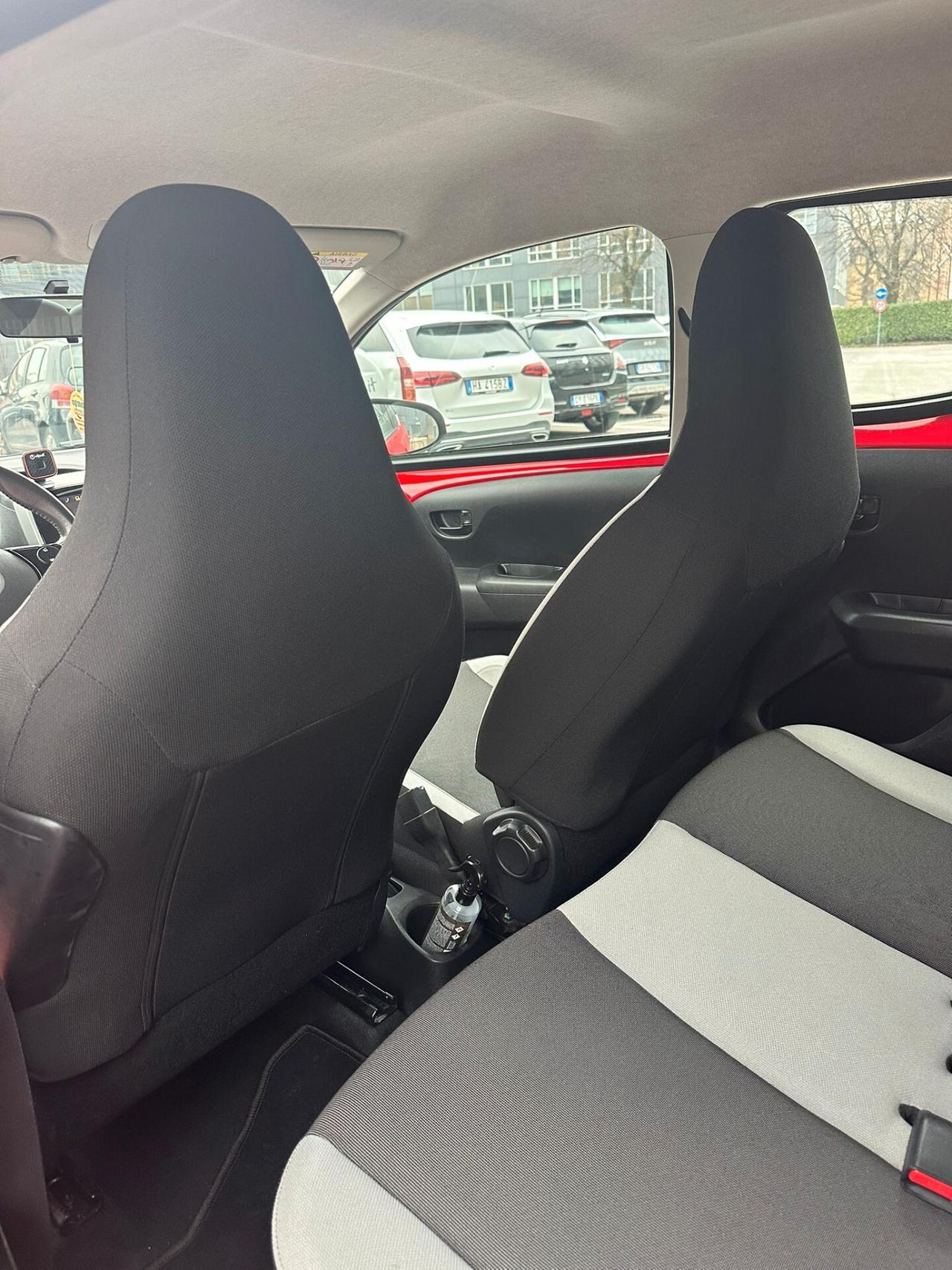 Toyota Aygo 1.0 VVT-i 69 CV 5 porte x-cite