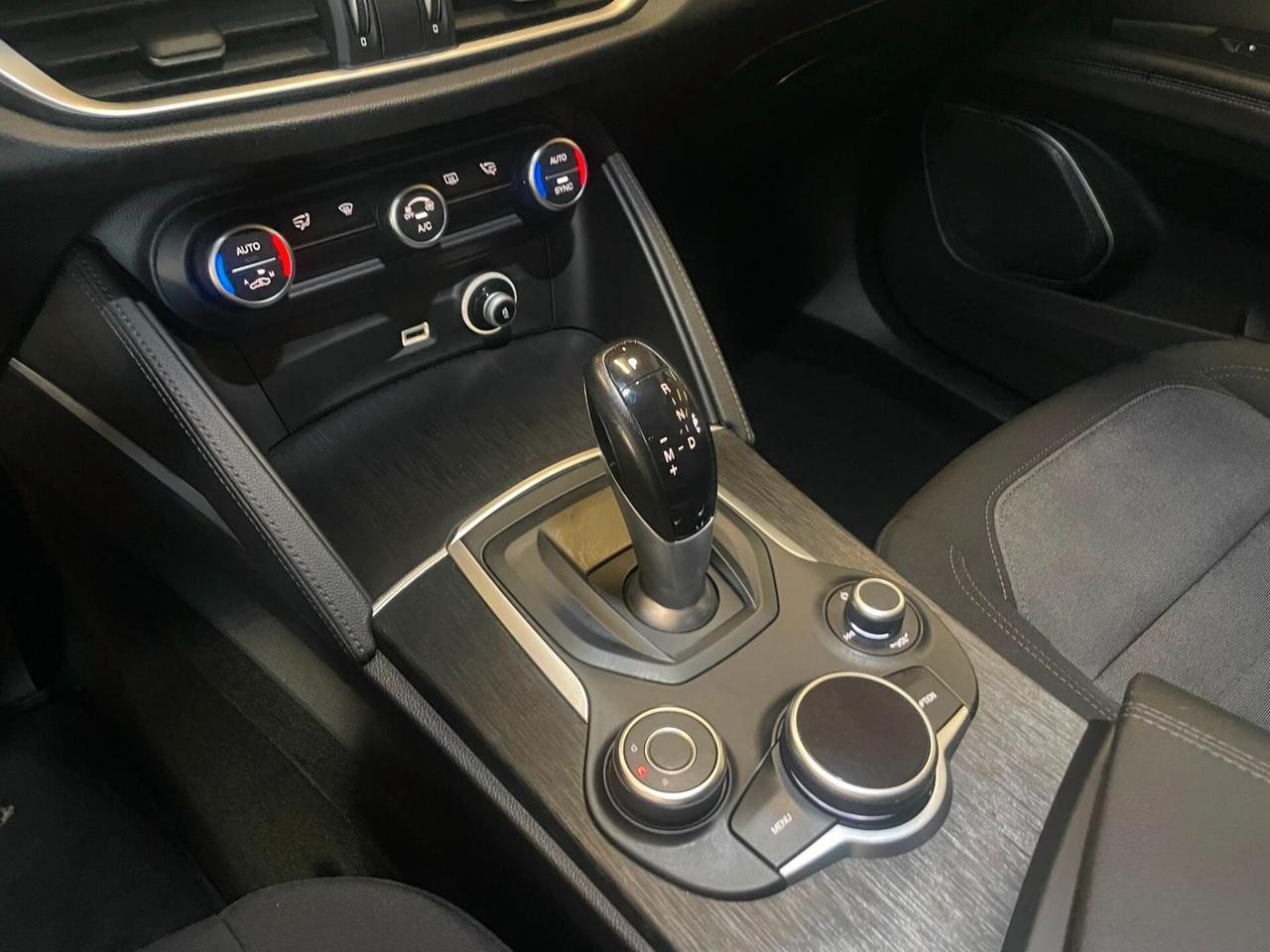 Alfa Romeo Stelvio 2.2 Turbodiesel 160 CV AT8 RWD Business