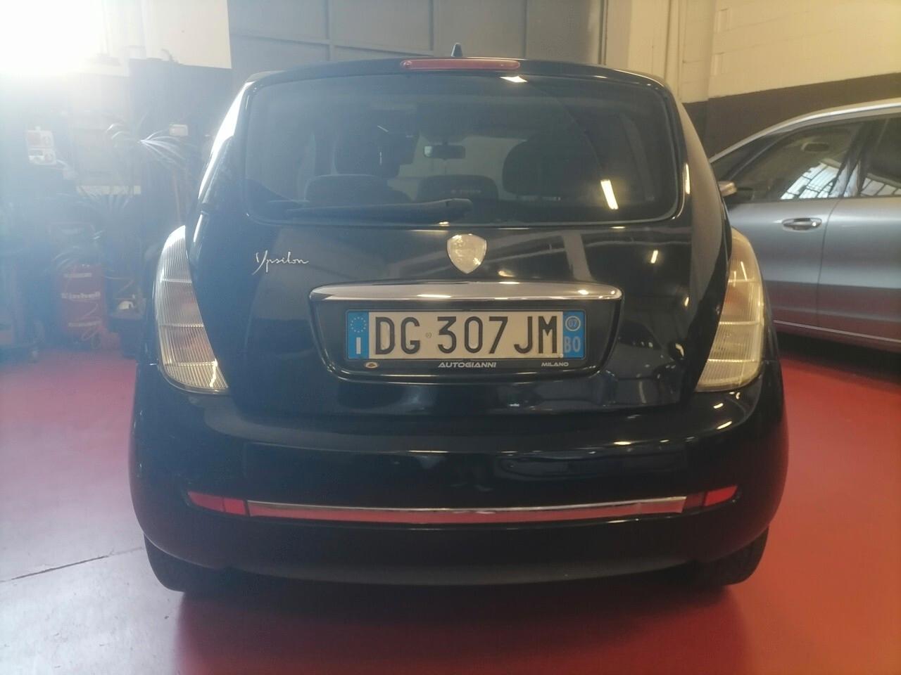 Lancia Ypsilon 1.2 Oro Bianco