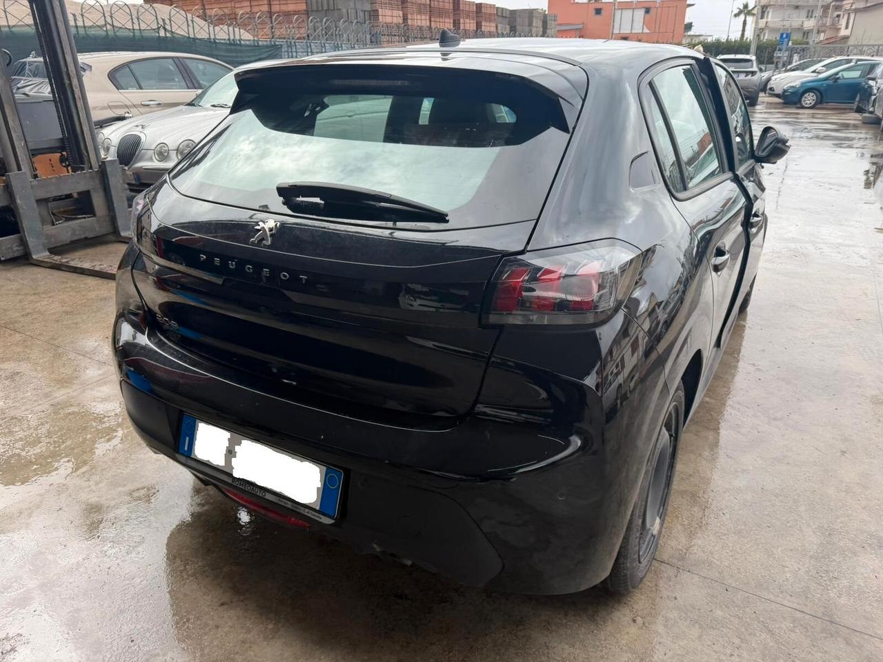 Peugeot 208 1,2 incidentato - 2023