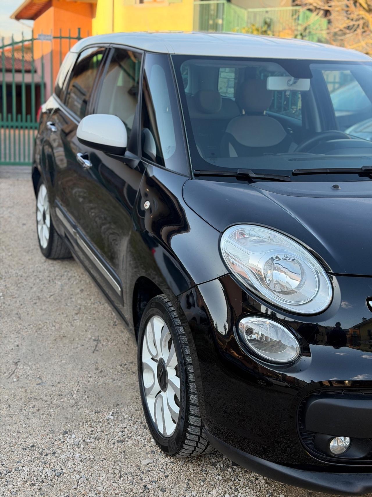Fiat 500L LIVING LOUNGE KMCERT UNICOPR NEOPAT