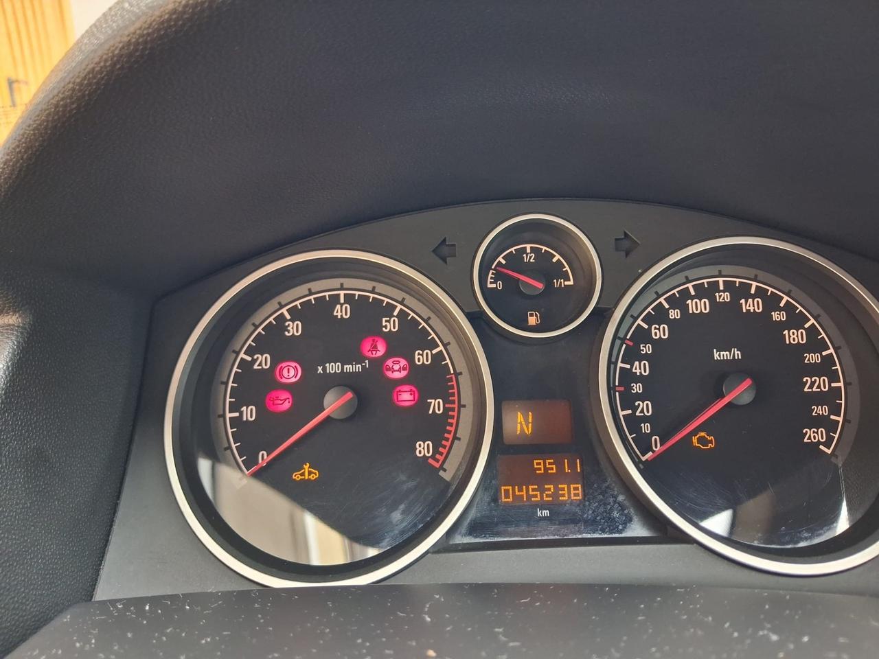 Opel Astra 1.6 16V Twinport 5 porte Cosmo