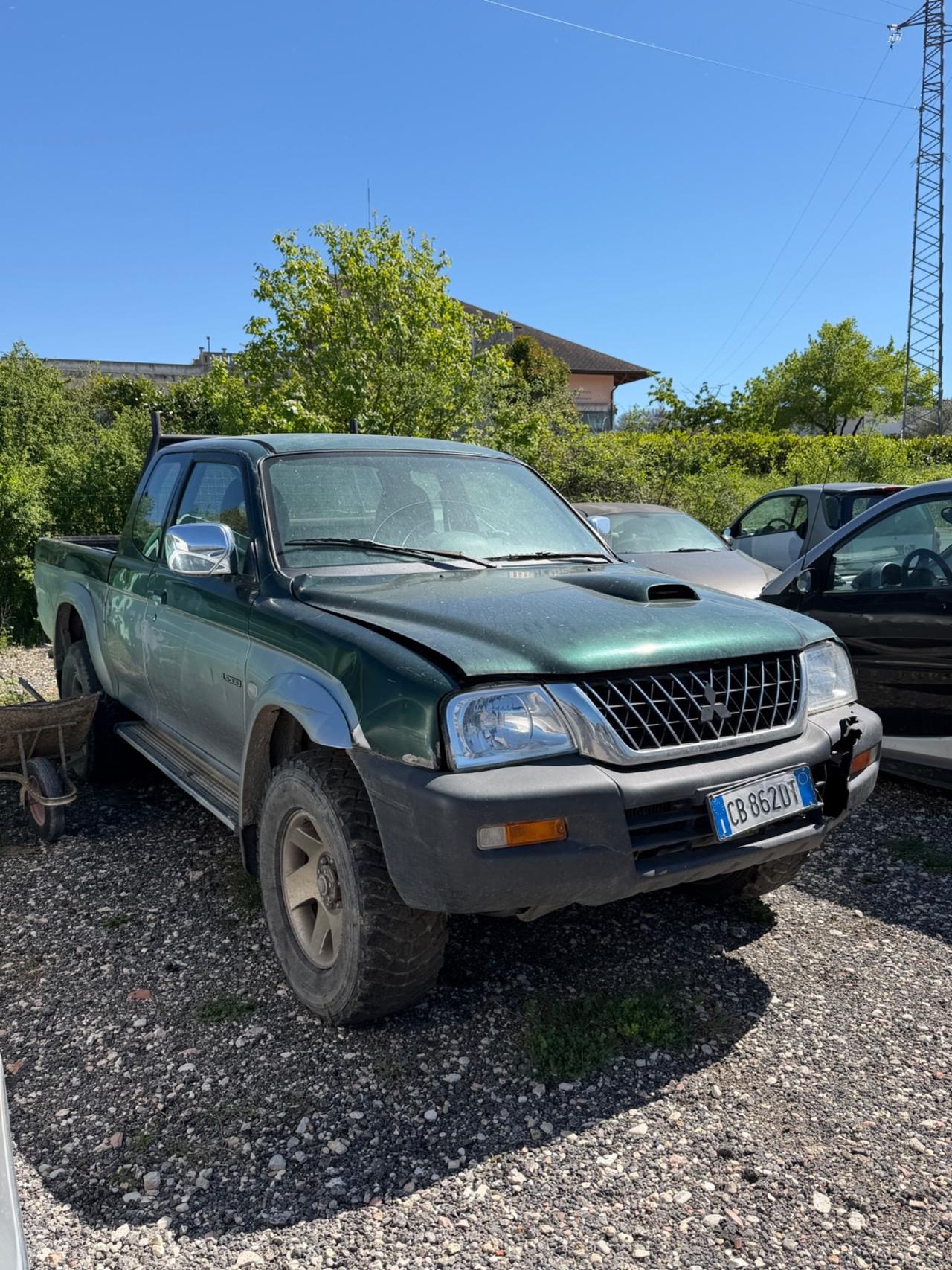 Mitsubishi L200 2.5 TDI 4WD Club Cab Pick-up GLS