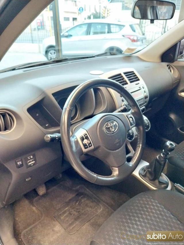 TOYOTA Urban Cruiser 1.4 D-4D AWD Luxury