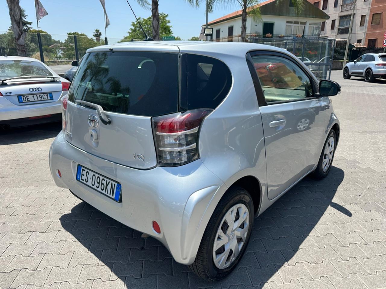 Toyota iQ 1.0 cambio automatico
