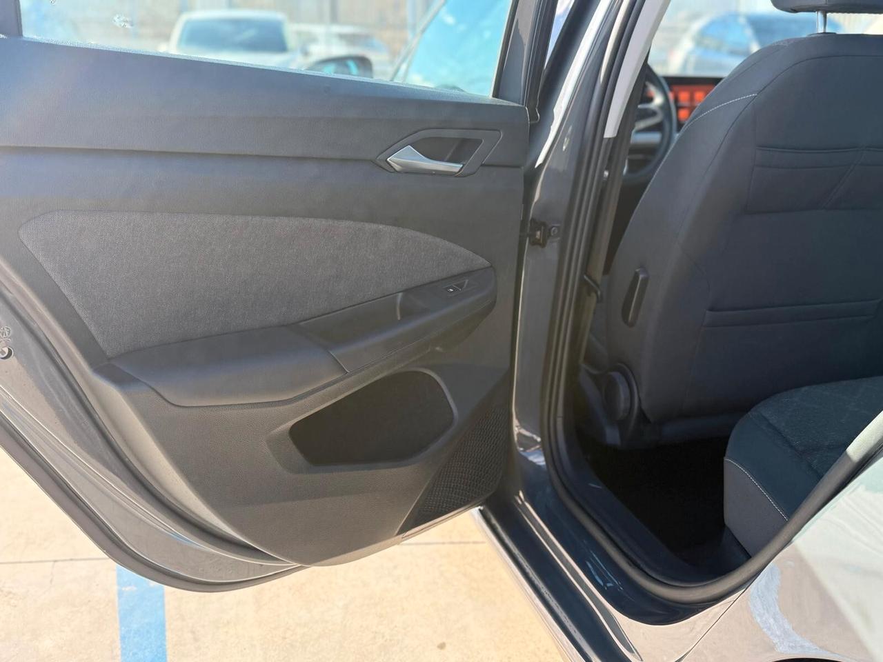 VW GOLF 8 1.0 HY DSG LIFE - KM 20.000 - AZIENDALE