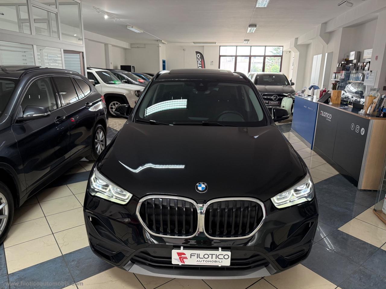BMW X1 xDrive20d Business Advantage TETTO PANORAMICO - LED