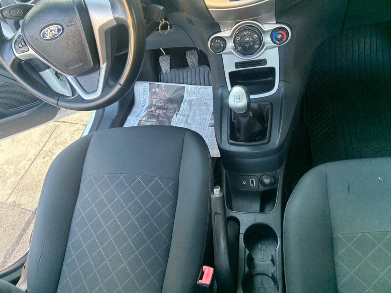 Ford Fiesta 1.4 TDCi 70CV 5 porte Titanium