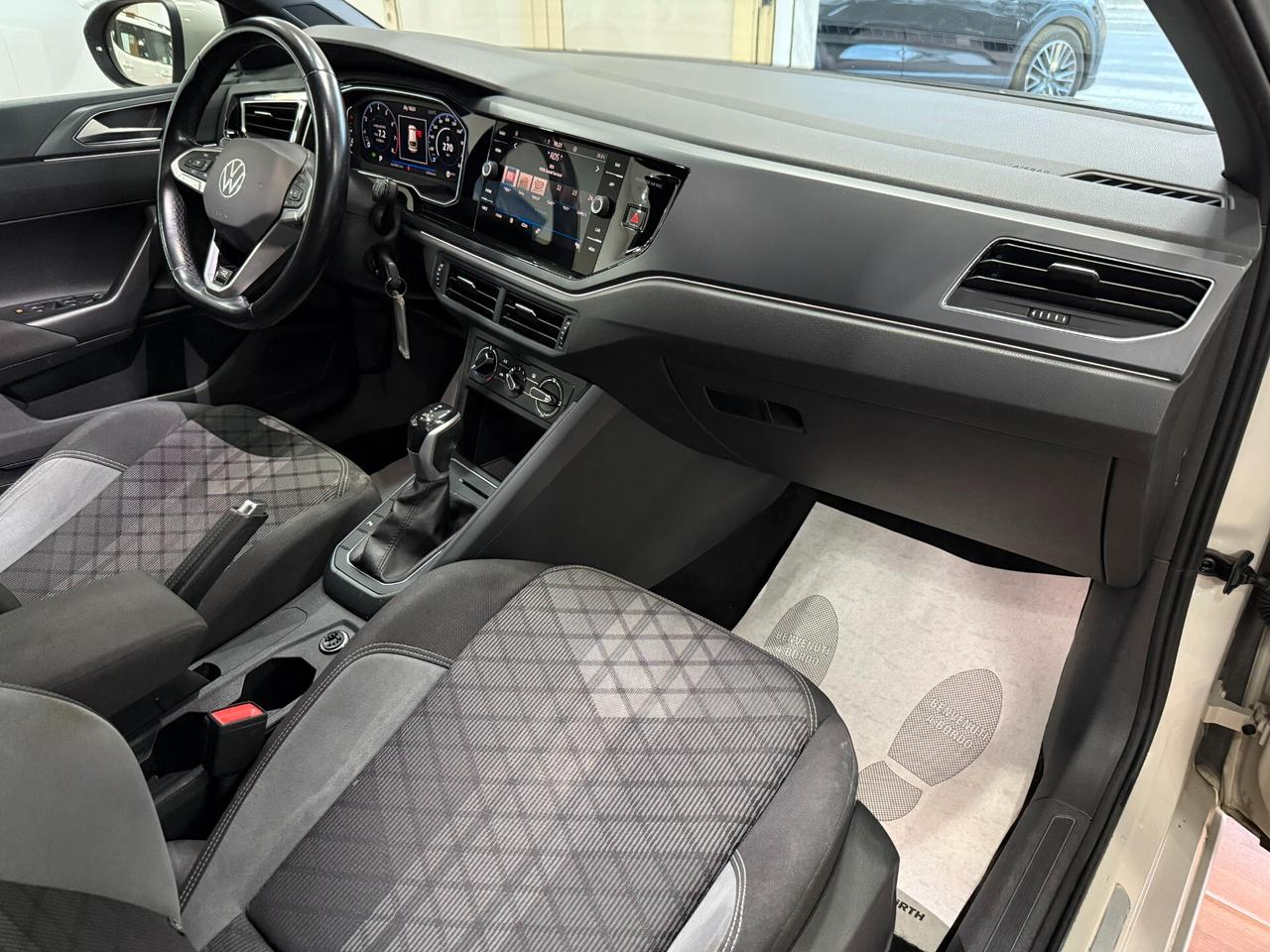 VOLKSWAGEN TAIGO 1.0 TSI 110CV DSG R-LINE - 2023