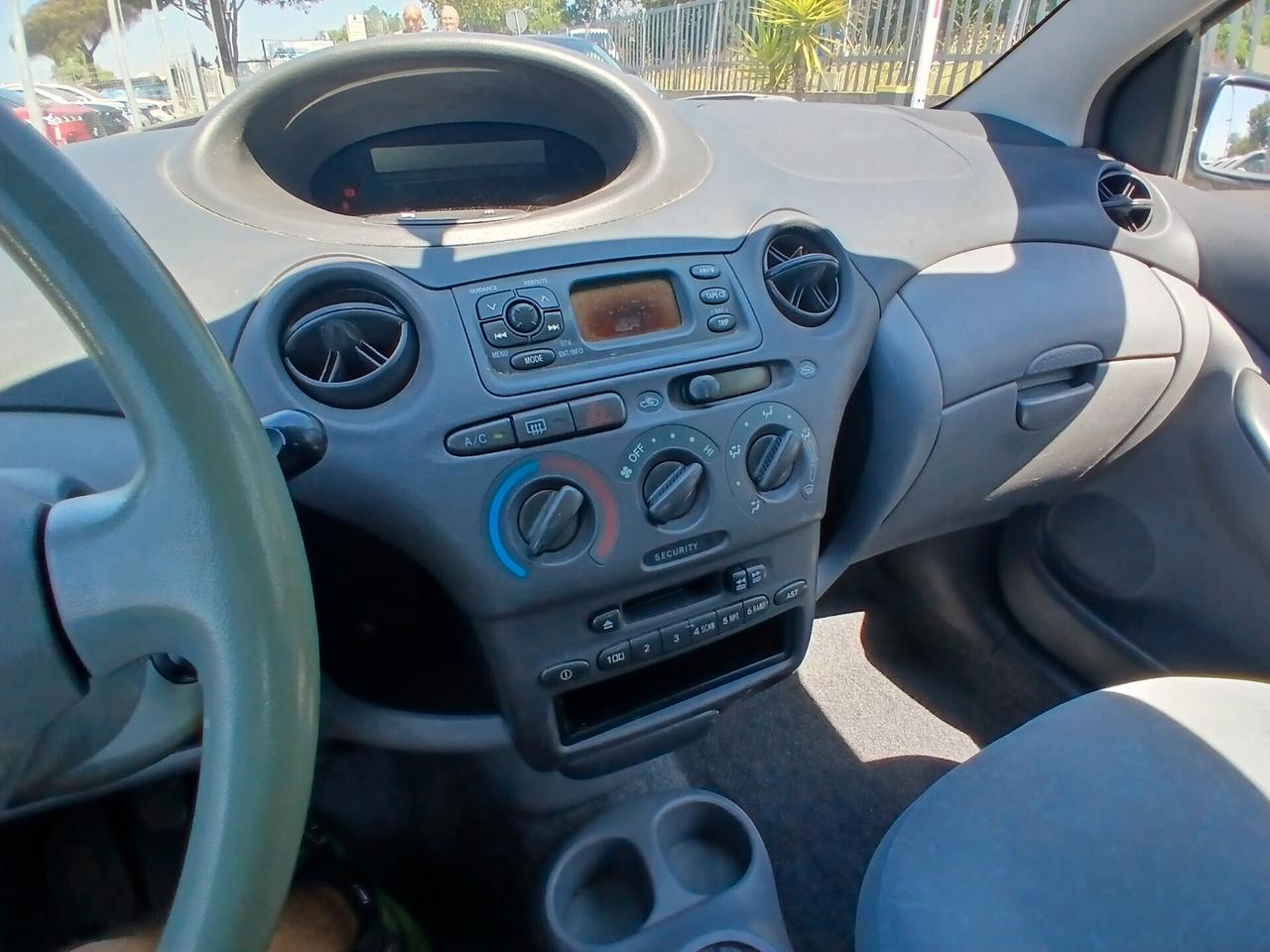 Toyota 1.0i 16V cat 3 porte Sol