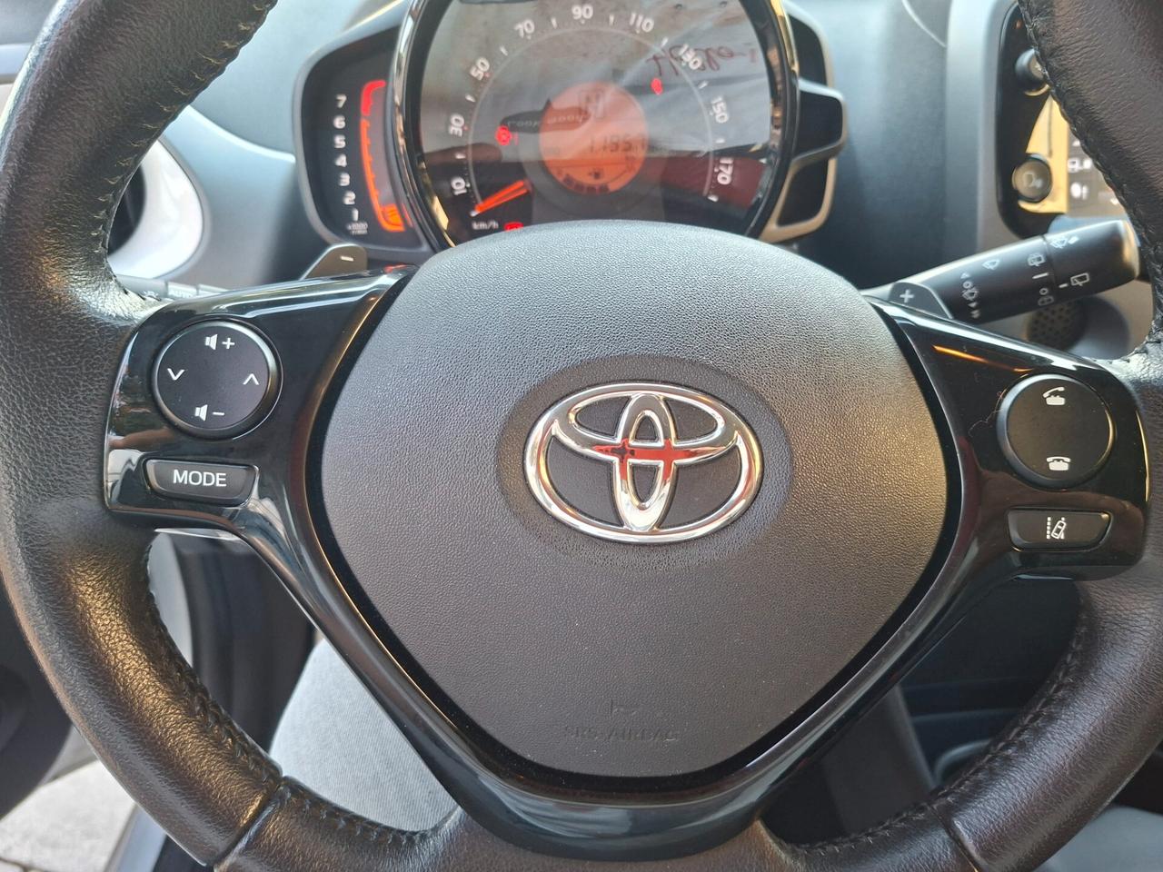 Toyota Aygo Connect 1.0 VVT-i 72 CV 5 porte x-cite MMT