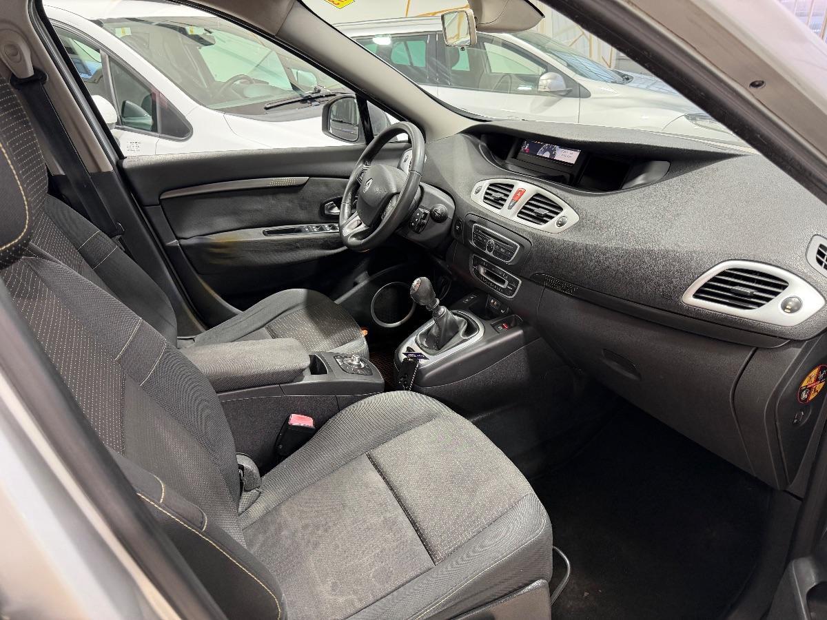 RENAULT - Scénic X-Mod - 1.5 dCi 110CV Luxe. 7P