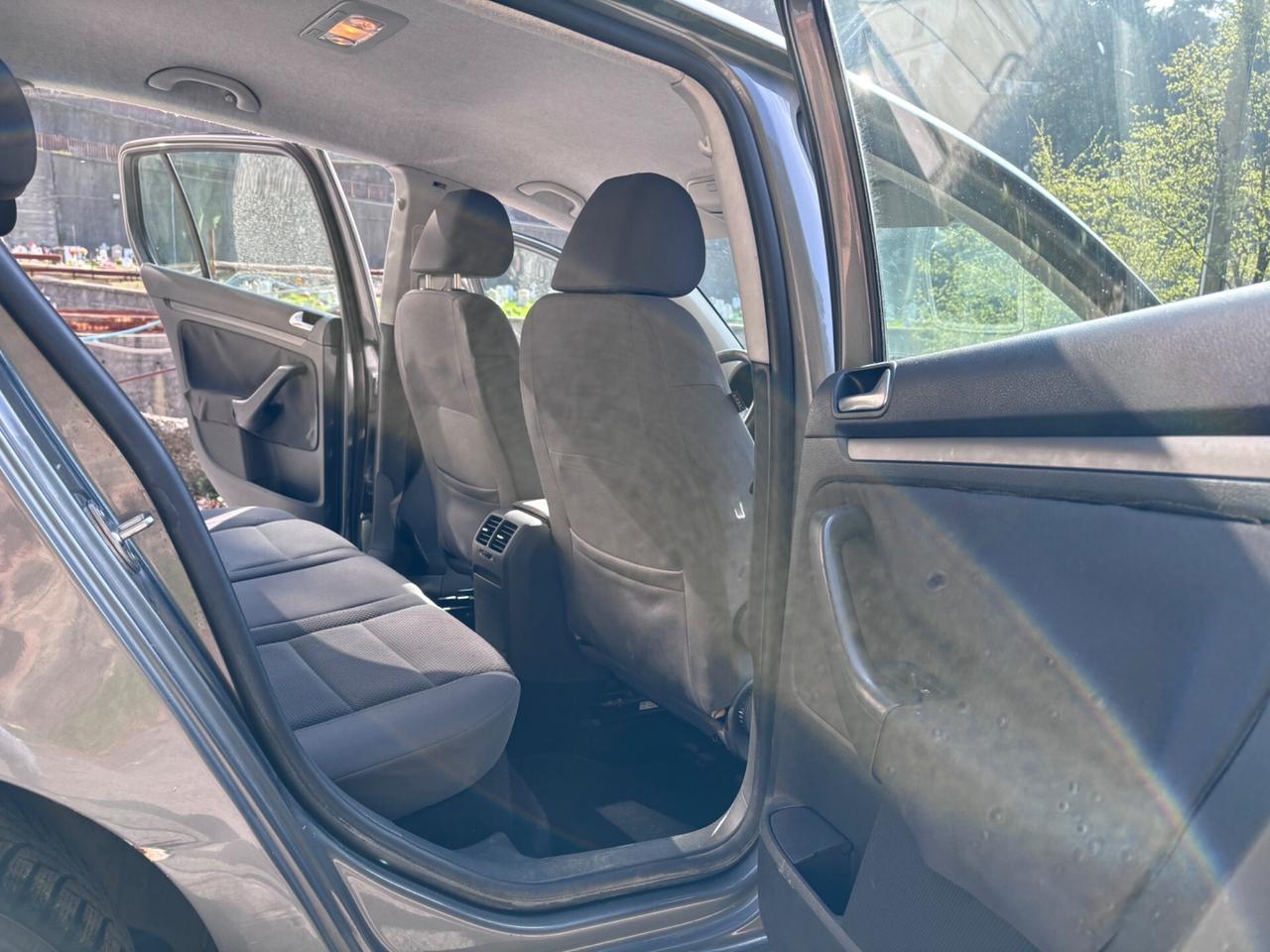 Volkswagen Golf 1.6 16V FSI 3p. Sportline