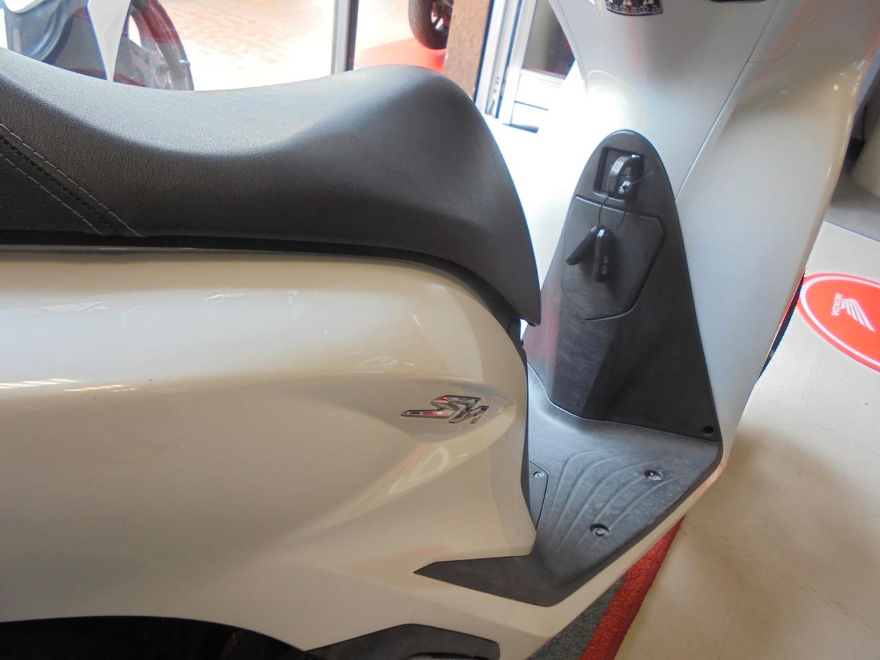 Honda SH 125 ABS + TCS