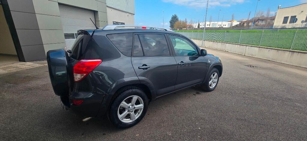 TOYOTA RAV4 3ª serie RAV4 2.2 D-4D 177 CV Luxury