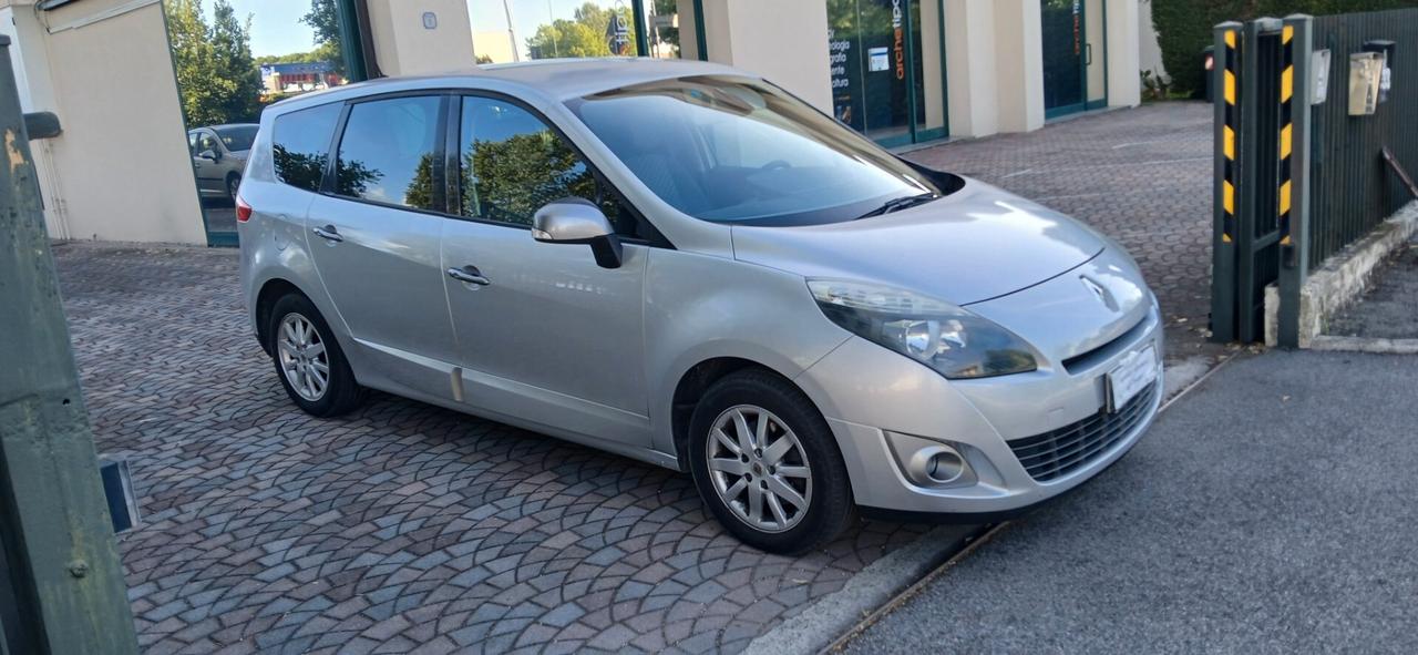 Renault Gran Scenic 7 posti neopatentati