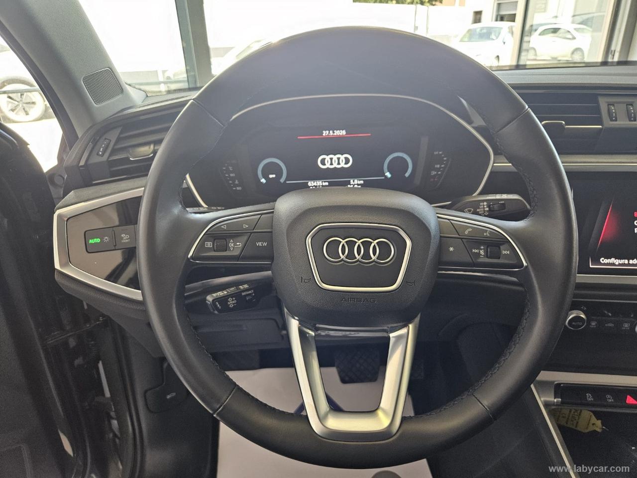 AUDI Q3 40 TDI quattro S tr. Business Adv.