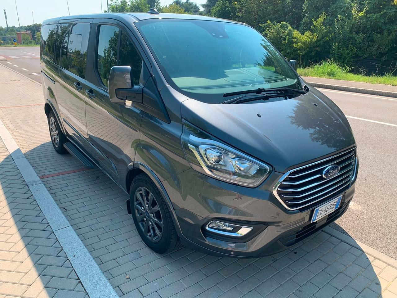 Ford Tourneo Custom 320 2.0 EcoBlue 130CV aut. PL Titanium