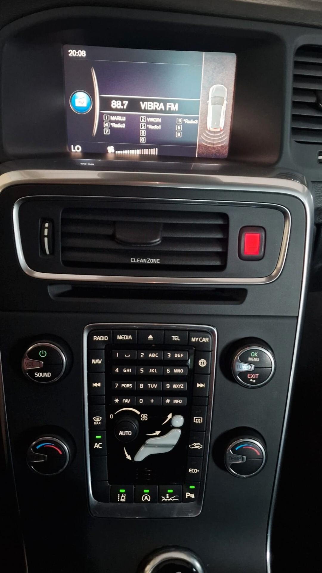 Volvo V60 D2 Geartronic Edition x Neopatentati