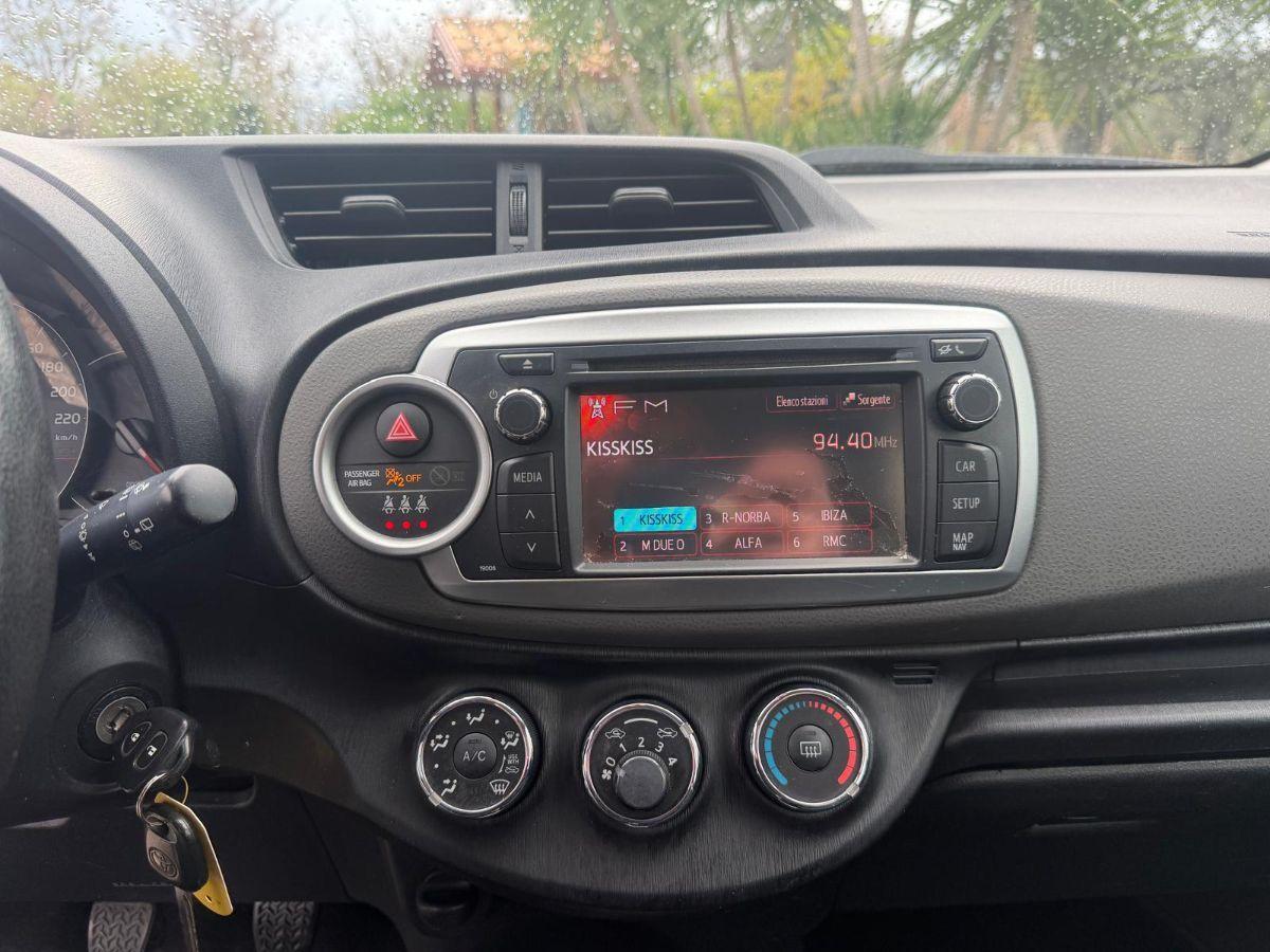 TOYOTA - Yaris - 1.0 5 porte Lounge