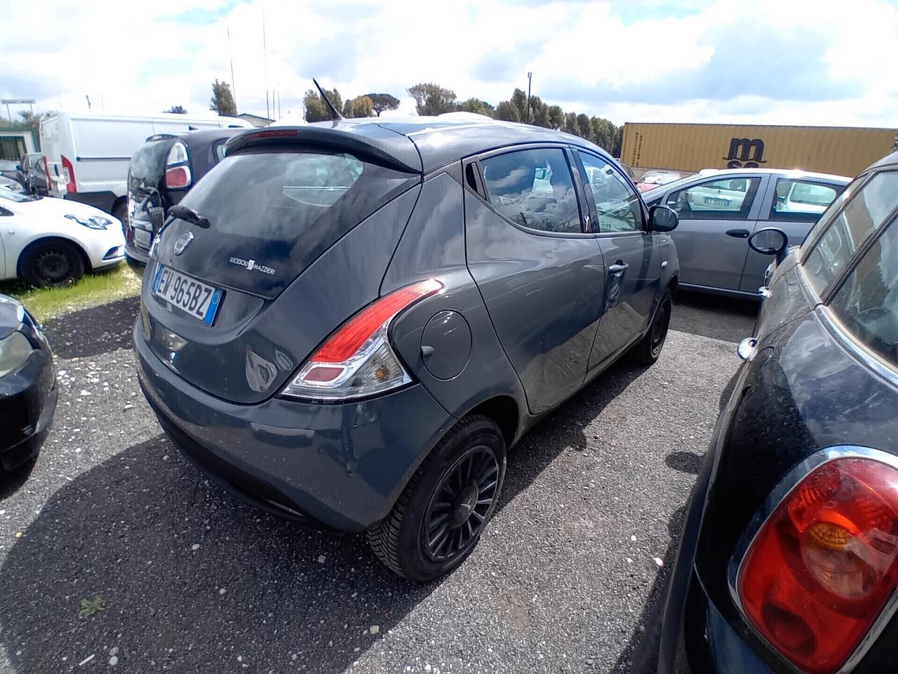 Lancia Ypsilon 0.9 TwinAir Metano finanzio