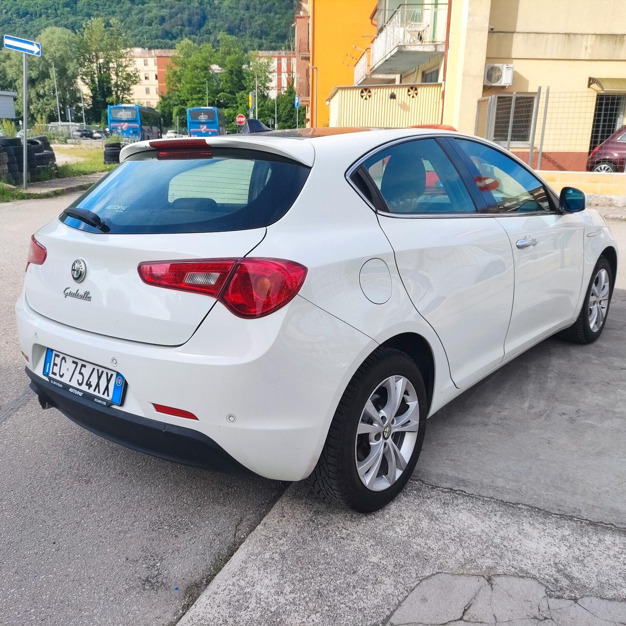 Alfa Romeo Giulietta 1.6 JTDm-2 105 CV Distinctive