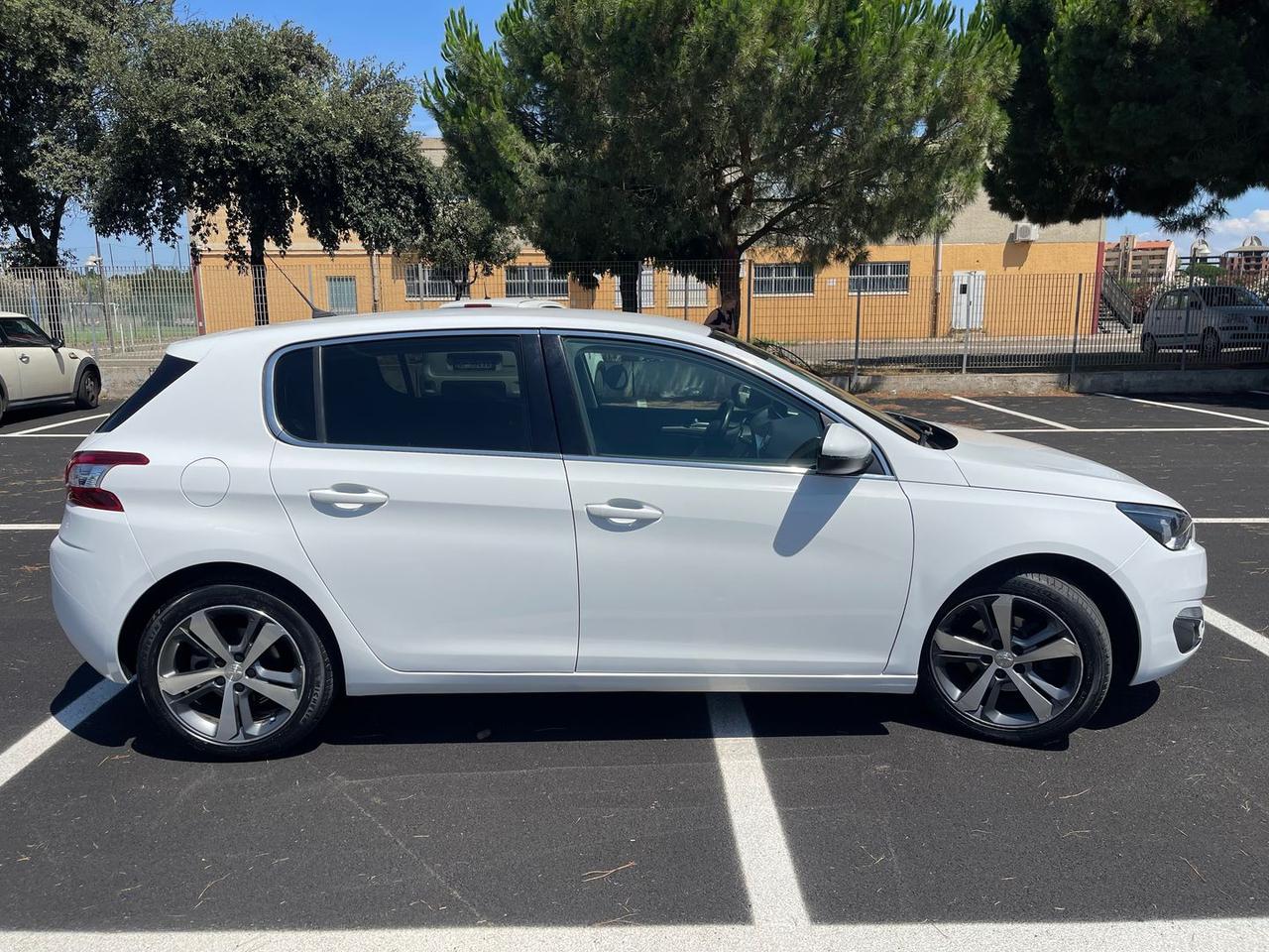 Peugeot 308 1.6 Blue HDI 120 Allure #11595