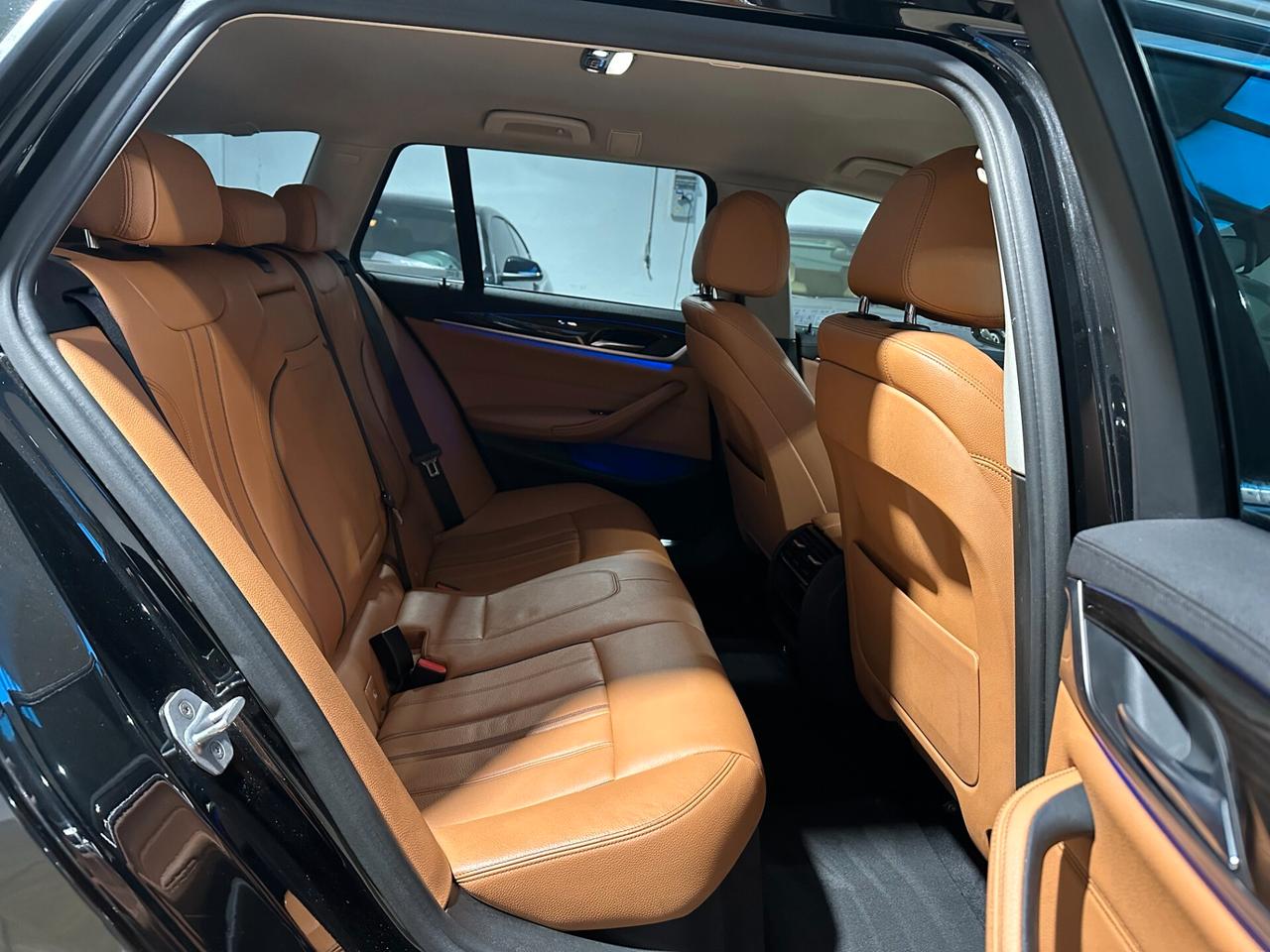 Bmw 520 d xDrive Touring Luxury - LUCI AMBIENTE RETROCAMERA