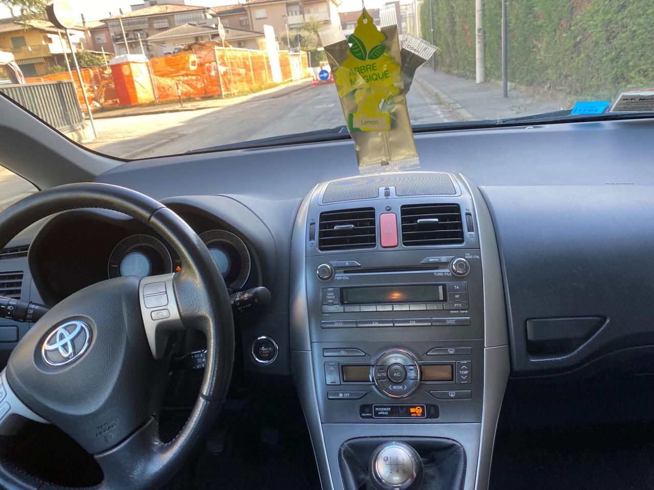 Toyota Auris 2.2 D - Versione Introvabile