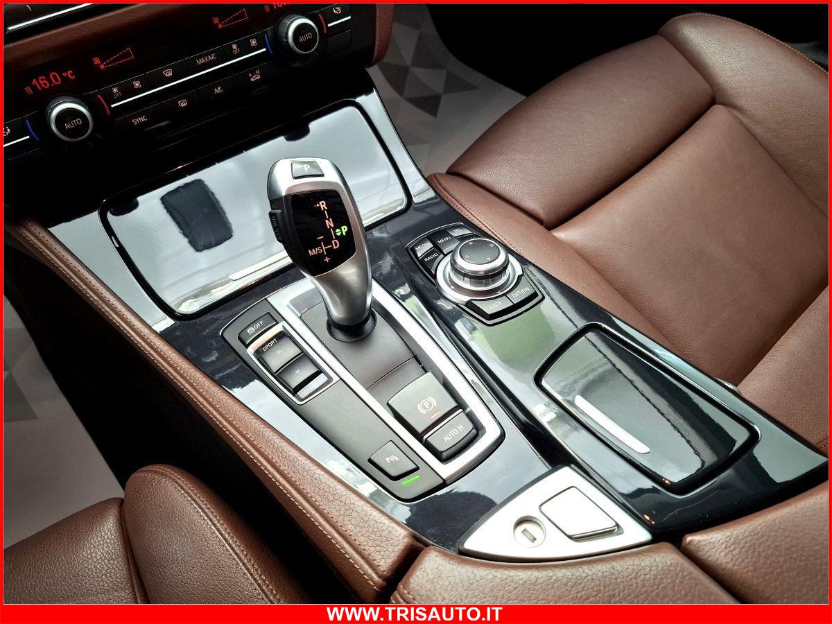 BMW 520d Aut.Touring Luxury (FARI XENO+GANCIO TRAINO+PELLE+NAVI)