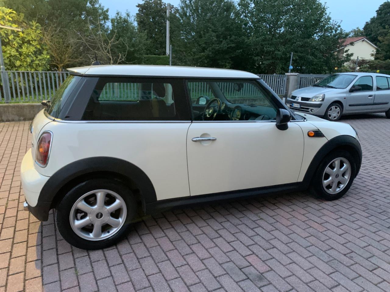 Mini 1.4 16V One Chili