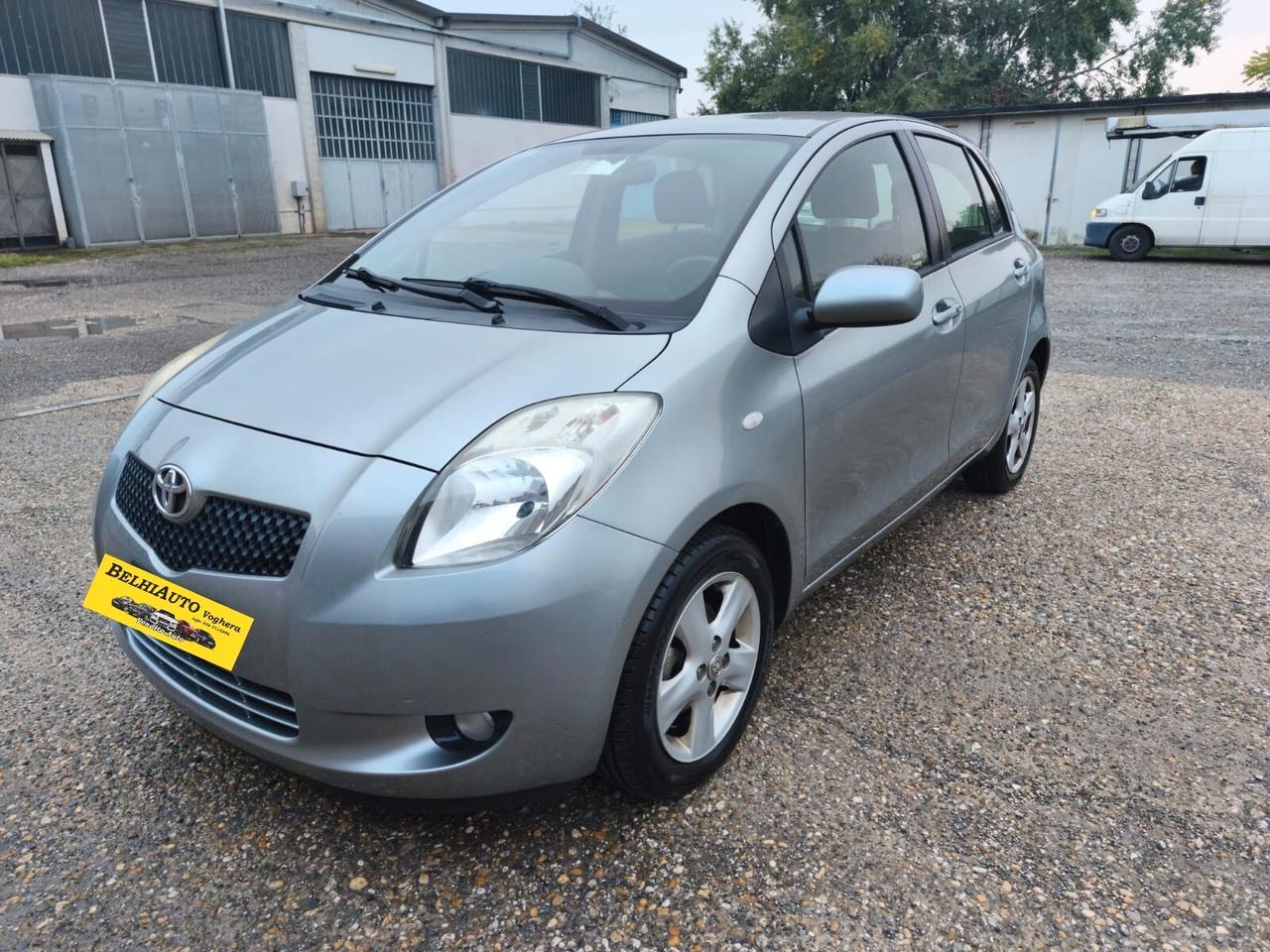 Toyota Yaris 2006--1.0 Benzina Neopatentati